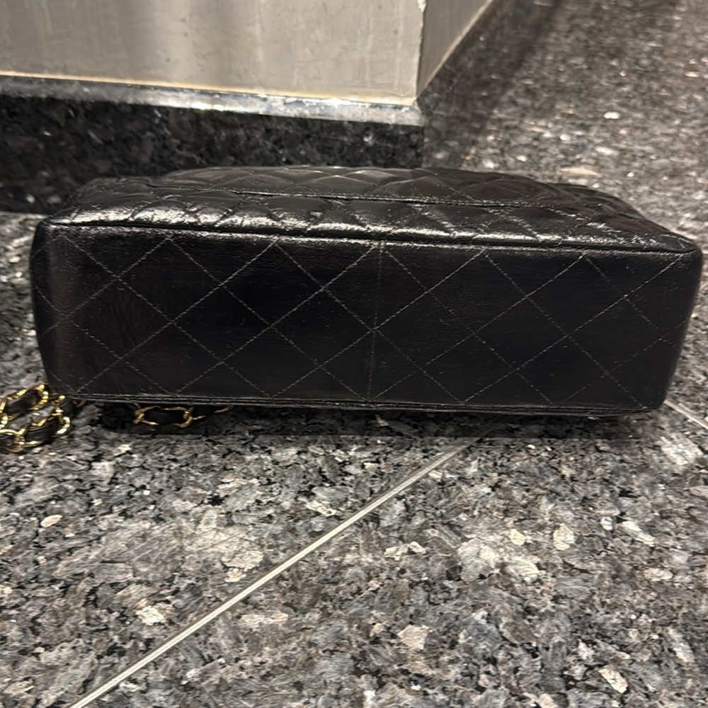 Chanel Jumbo Patent Classic Bag - Picture 6 of 10